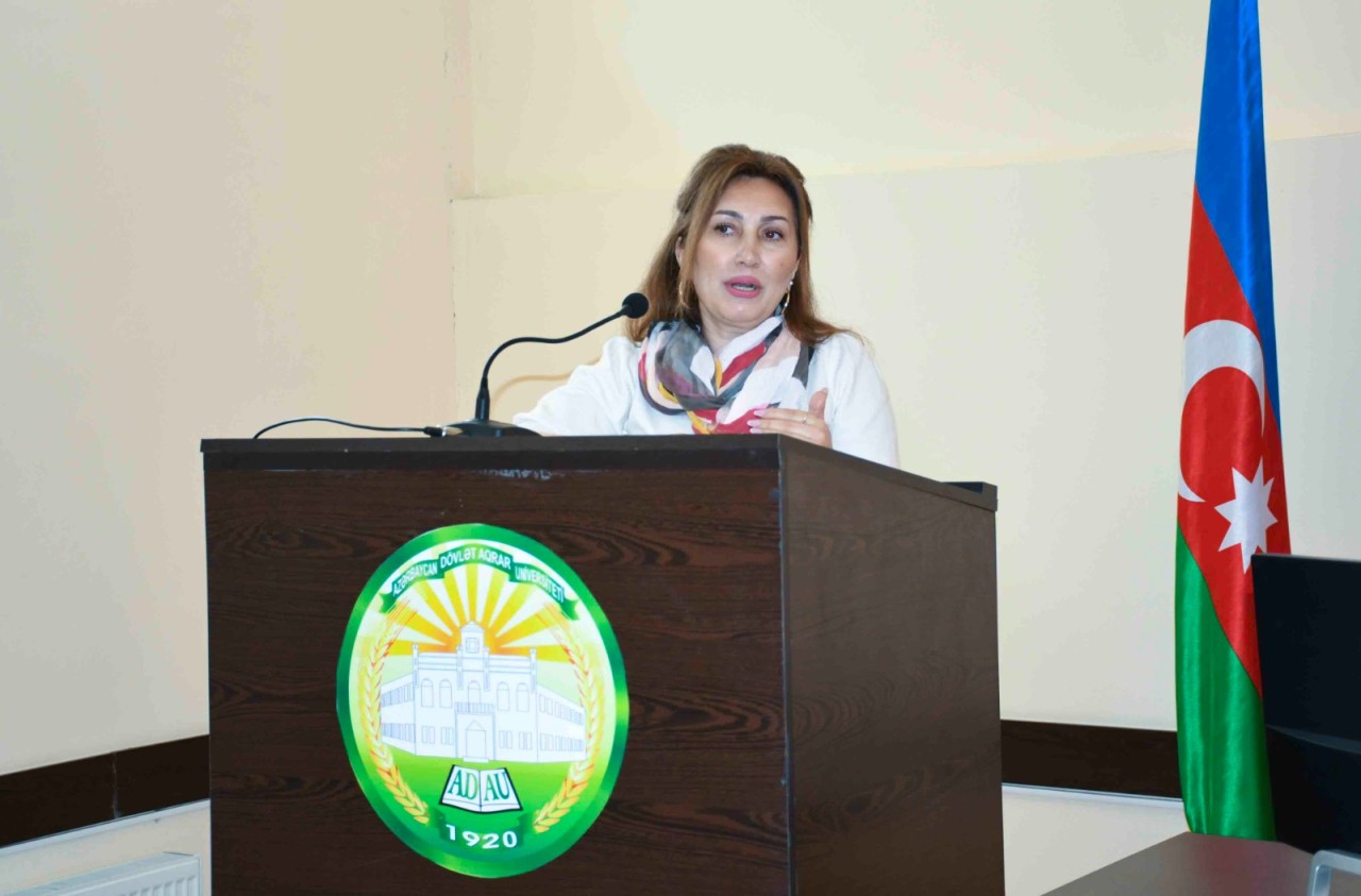 "Şəhərsalma və memarlıq sahəsi dövlət siyasətində prioritet istiqamətlərdən biridir" - Rektor (FOTOLAR)